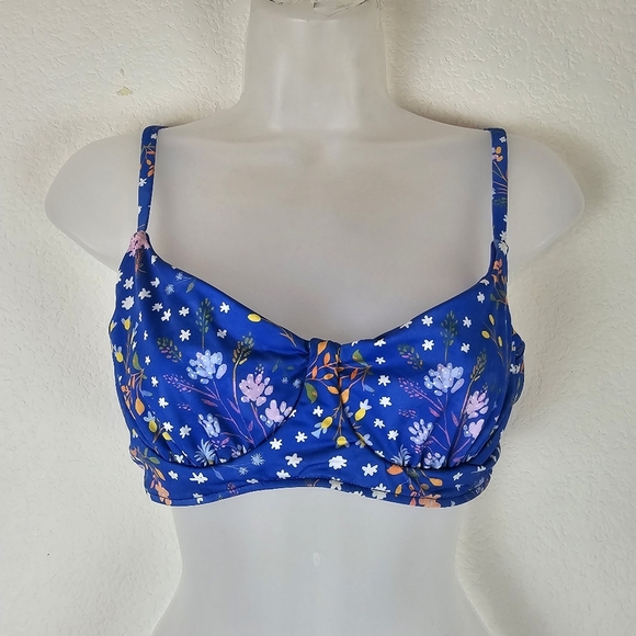 NWT Kitty & Vibe Blue Floral Underwire Bikini Top Size XS C Swimwear Surf Beachy - Picture 3 of 12